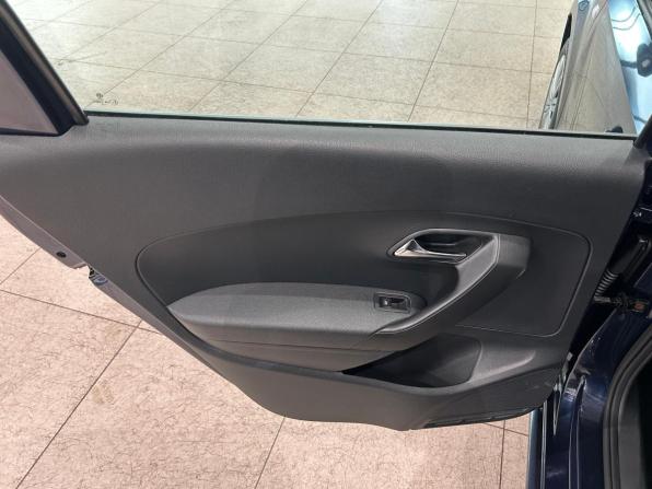 Volkswagen Polo V Рестайлинг с пробегом 2016 года, цена 919 000 рублей, 180711 км, седан, Автокод Объявления