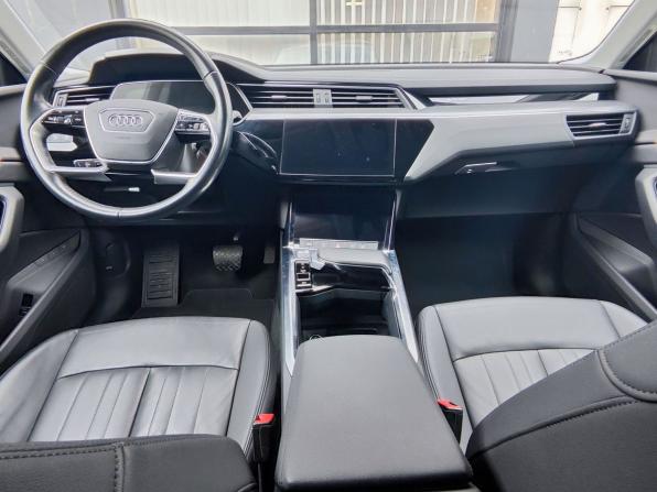 Audi e-tron I с пробегом 2020 года, цена 3 940 000 рублей, 87208 км, внедорожник, Автокод Объявления