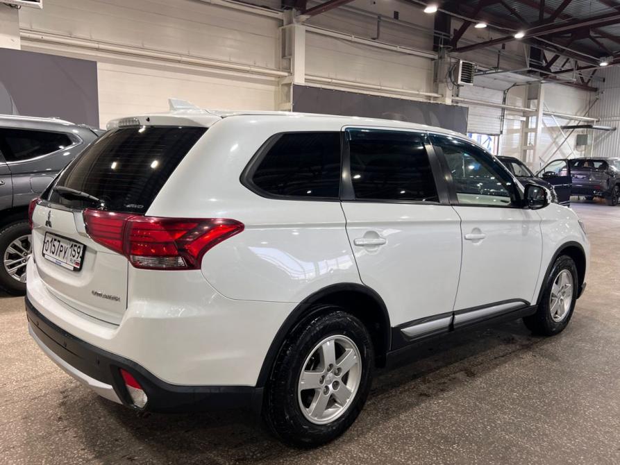 Mitsubishi Outlander III Рестайлинг 2 Пермь  - изображение 3