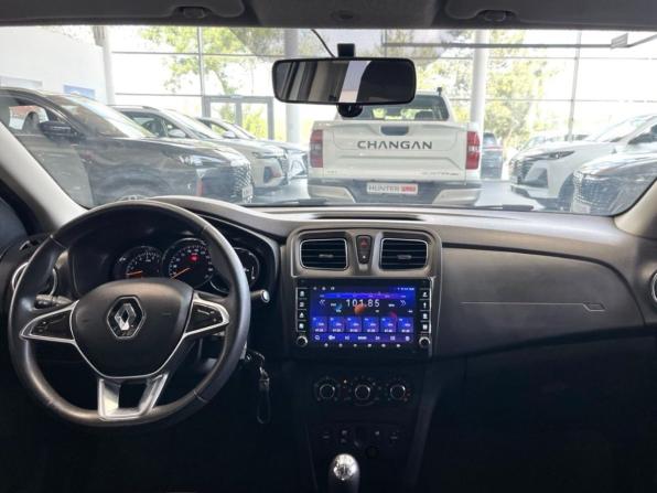 Renault Logan II Рестайлинг с пробегом 2018 года, цена 749 900 рублей, 115800 км, седан, Автокод Объявления