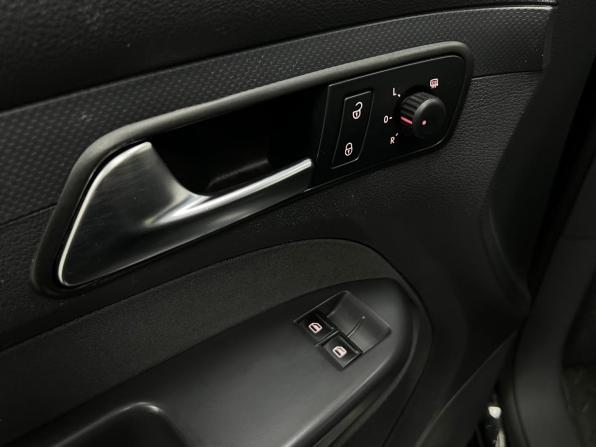 Volkswagen Caddy III Рестайлинг с пробегом 2013 года, цена 899 000 рублей, 200000 км, компактвэн, Автокод Объявления