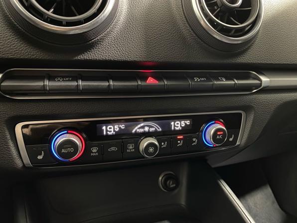 Audi A3 III (8V) Рестайлинг с пробегом 2016 года, цена 1 689 000 рублей, 153869 км, седан, Автокод Объявления