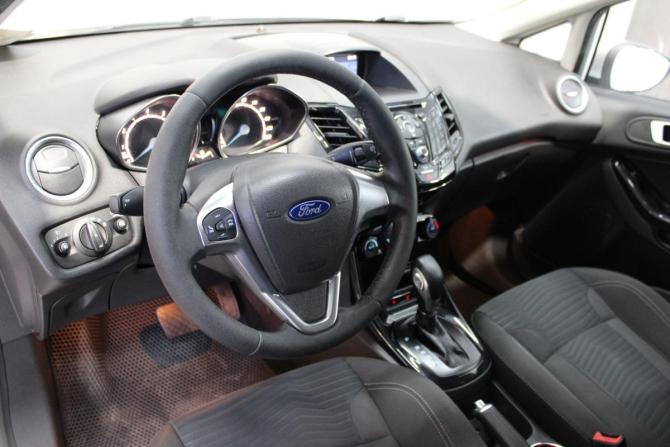 Ford Fiesta Mk6 Рестайлинг с пробегом 2015 года, цена 782 000 рублей, 132913 км, седан, Автокод Объявления