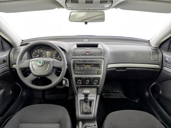 Skoda Octavia II (A5) Рестайлинг с пробегом 2011 года, цена 1 160 000 рублей, 107050 км, лифтбек, Автокод Объявления