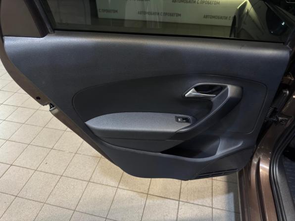 Volkswagen Polo V Рестайлинг с пробегом 2019 года, цена 1 219 000 рублей, 72840 км, седан, Автокод Объявления