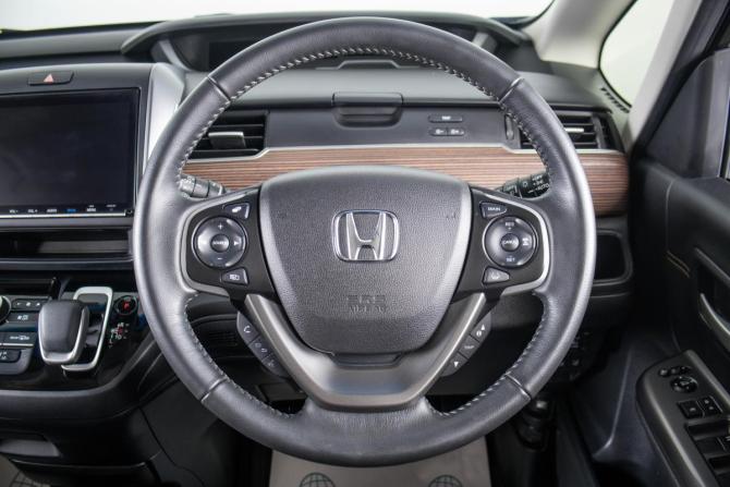Honda Freed II Рестайлинг с пробегом 2022 года, цена 2 699 000 рублей, 40526 км, компактвэн, Автокод Объявления