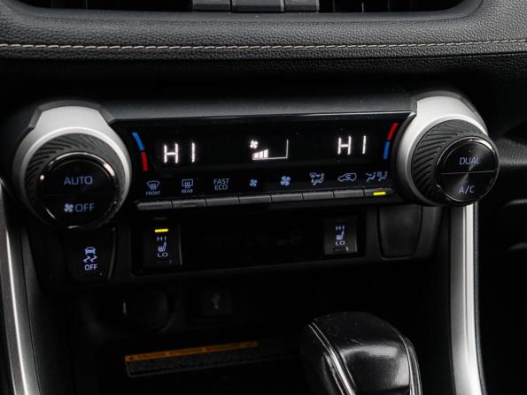 Toyota RAV4 V (XA50) с пробегом 2021 года, цена 3 450 000 рублей, 42444 км, внедорожник, Автокод Объявления