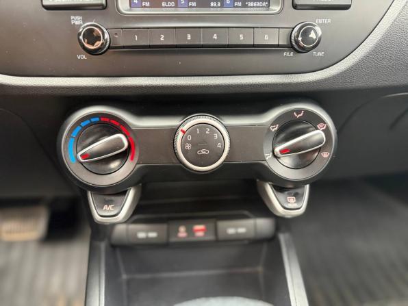 Kia Rio IV с пробегом 2018 года, цена 1 345 000 рублей, 139000 км, хэтчбек, Автокод Объявления