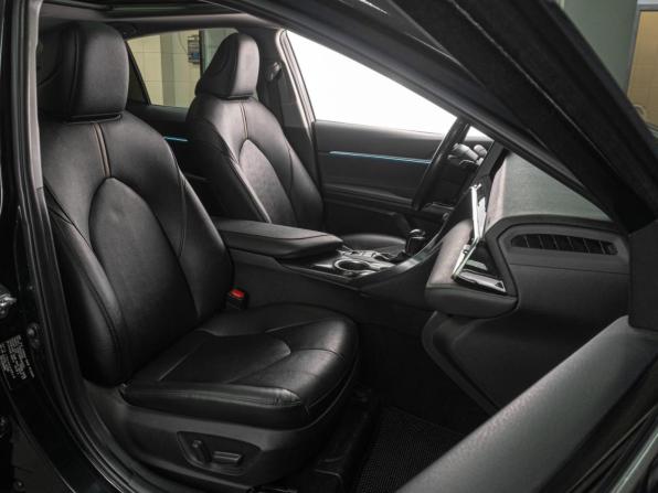 Toyota Camry VIII (XV70) Рестайлинг с пробегом 2023 года, цена 3 549 000 рублей, 32933 км, седан, Автокод Объявления