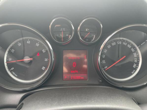Opel Astra J Рестайлинг с пробегом 2013 года, цена 656 000 рублей, 215369 км, хэтчбек, Автокод Объявления