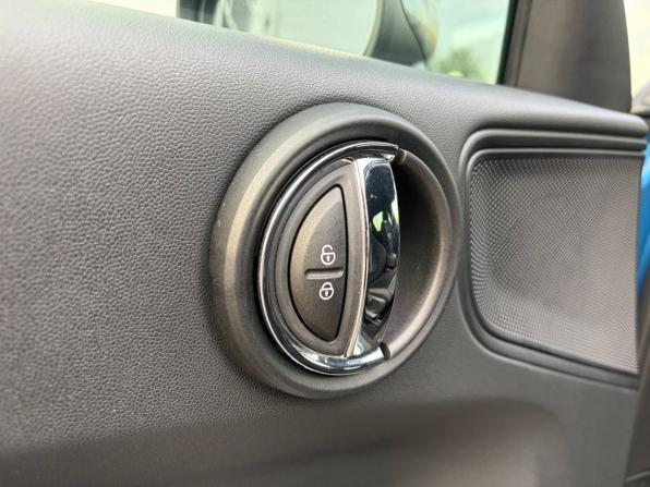 Mini Countryman II с пробегом 2018 года, цена 1 555 000 рублей, 177600 км, внедорожник, Автокод Объявления