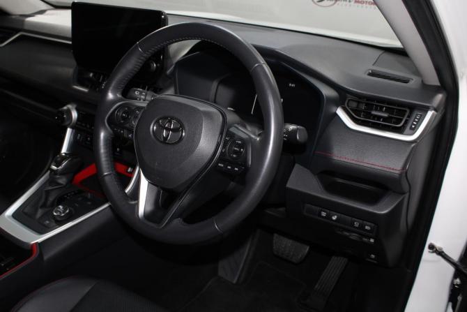 Toyota RAV4 V (XA50) с пробегом 2023 года, цена 4 300 000 рублей, 67800 км, внедорожник, Автокод Объявления