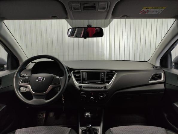 Hyundai Solaris II с пробегом 2017 года, цена 1 299 000 рублей, 96571 км, седан, Автокод Объявления