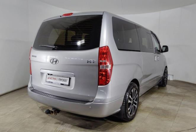 Hyundai H-1 II с пробегом 2015 года, цена 1 640 000 рублей, 352777 км, минивэн, Автокод Объявления