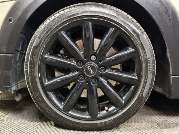 Mini Hatch III (F55/F56) Рестайлинг с пробегом 2020 года, цена 2 950 000 рублей, 82634 км, хэтчбек, Автокод Объявления