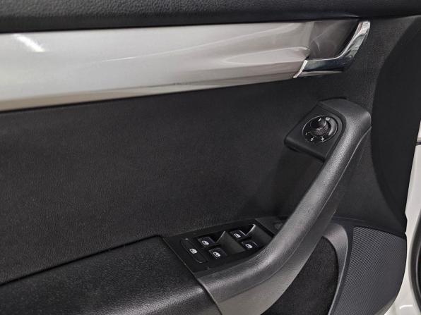 Skoda Octavia III (A7) Рестайлинг с пробегом 2019 года, цена 1 080 000 рублей, 167400 км, лифтбек, Автокод Объявления