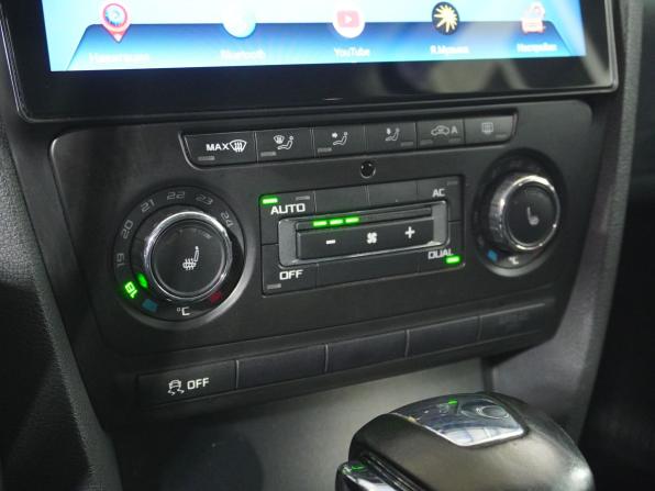 Skoda Octavia II (A5) Рестайлинг с пробегом 2012 года, цена 700 000 рублей, 251237 км, лифтбек, Автокод Объявления