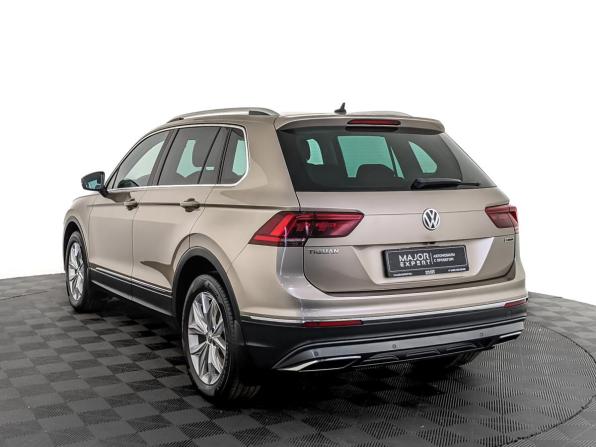 Volkswagen Tiguan II с пробегом 2018 года, цена 2 955 000 рублей, 89168 км, внедорожник, Автокод Объявления
