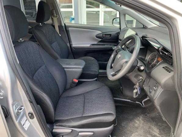 Toyota Wish II с пробегом 2011 года, цена 935 000 рублей, 199000 км, минивэн, Автокод Объявления