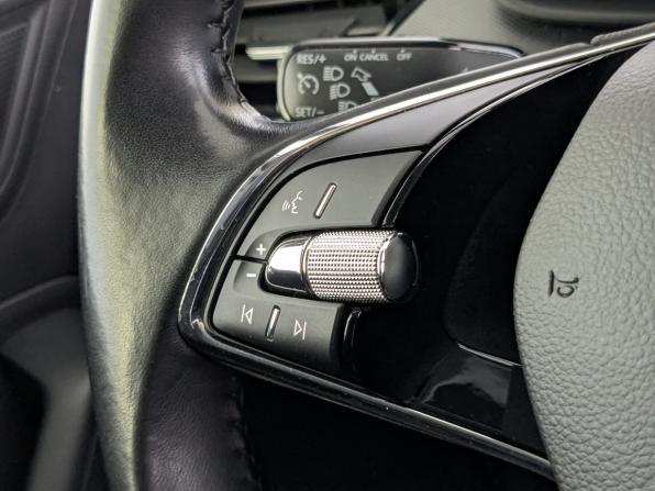 Skoda Rapid II с пробегом 2021 года, цена 1 810 000 рублей, 79354 км, лифтбек, Автокод Объявления