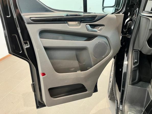 Ford Tourneo Custom I Рестайлинг с пробегом 2019 года, цена 3 200 000 рублей, 208000 км, минивэн, Автокод Объявления