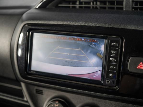 Toyota Vitz III (XP130) Рестайлинг 2 с пробегом 2018 года, цена 930 500 рублей, 54923 км, хэтчбек, Автокод Объявления