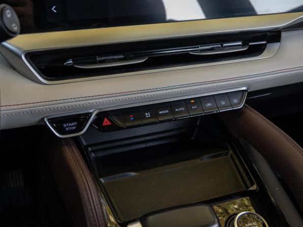 Geely Monjaro I с пробегом 2023 года, цена 2 995 000 рублей, 61987 км, внедорожник, Автокод Объявления