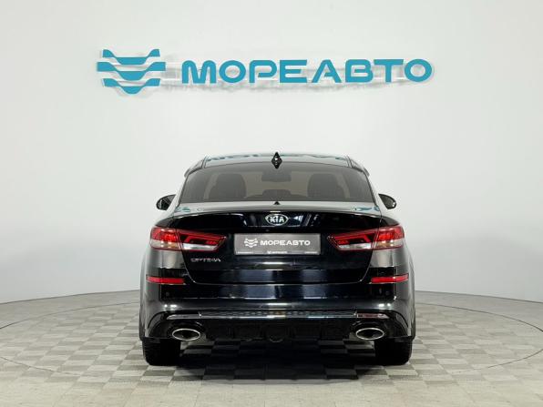Kia Optima IV Рестайлинг с пробегом 2018 года, цена 2 550 000 рублей, 119301 км, седан, Автокод Объявления