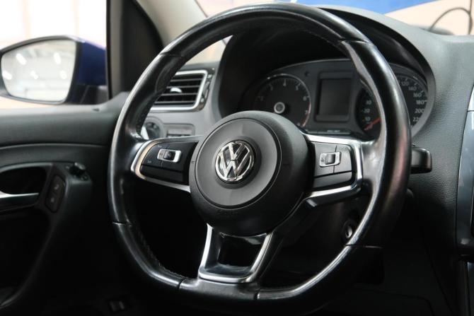 Volkswagen Polo V Рестайлинг с пробегом 2020 года, цена 1 479 000 рублей, 61000 км, седан, Автокод Объявления