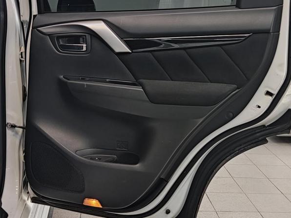 Mitsubishi Pajero Sport III с пробегом 2018 года, цена 2 600 000 рублей, 195363 км, внедорожник, Автокод Объявления