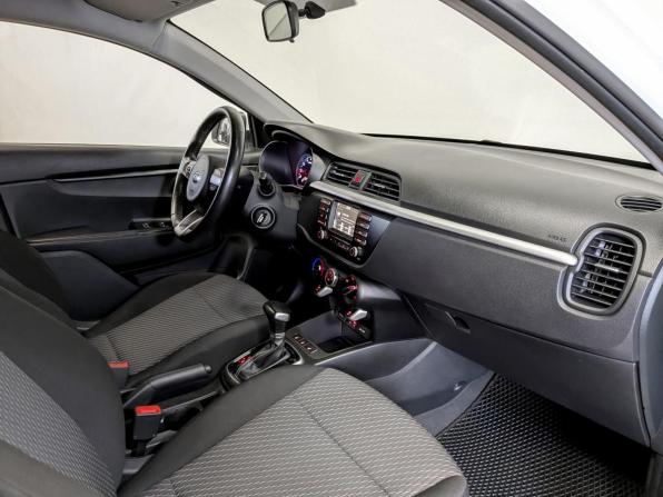 Kia Rio IV с пробегом 2019 года, цена 1 340 000 рублей, 130755 км, седан, Автокод Объявления
