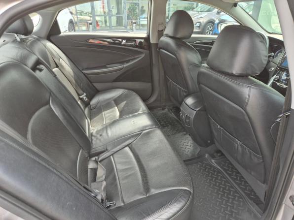 Hyundai Sonata VI (YF) с пробегом 2011 года, цена 1 050 000 рублей, 203770 км, седан, Автокод Объявления