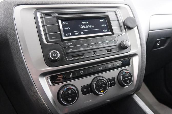 Volkswagen Jetta VI Рестайлинг с пробегом 2017 года, цена 1 399 000 рублей, 134000 км, седан, Автокод Объявления