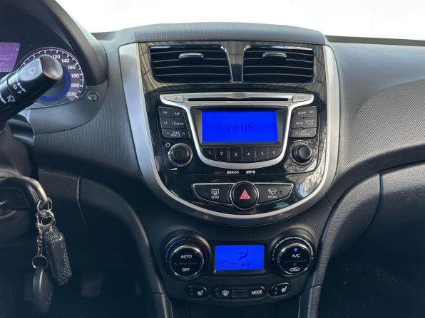 Hyundai Solaris I с пробегом 2013 года, цена 830 000 рублей, 158300 км, седан, Автокод Объявления