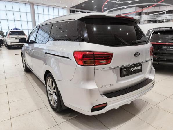 Kia Carnival III с пробегом 2020 года, цена 2 900 000 рублей, 108500 км, минивэн, Автокод Объявления