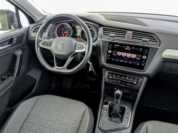 Volkswagen Tiguan II Рестайлинг с пробегом 2021 года, цена 2 490 000 рублей, 77757 км, внедорожник, Автокод Объявления