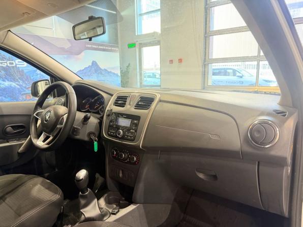 Renault Logan II Рестайлинг с пробегом 2022 года, цена 920 000 рублей, 160778 км, седан, Автокод Объявления