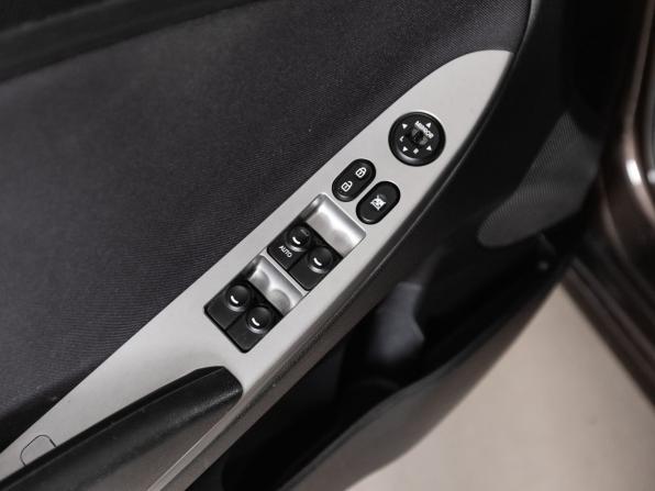 Hyundai Solaris I Рестайлинг с пробегом 2016 года, цена 1 200 000 рублей, 51170 км, хэтчбек, Автокод Объявления
