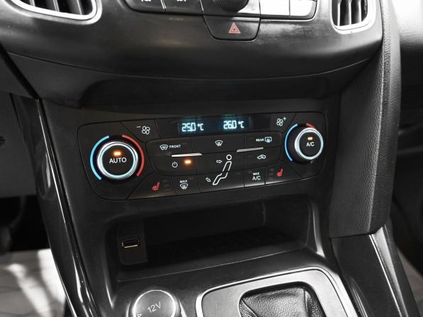 Ford Focus III Рестайлинг с пробегом 2017 года, цена 1 295 000 рублей, 124980 км, хэтчбек, Автокод Объявления
