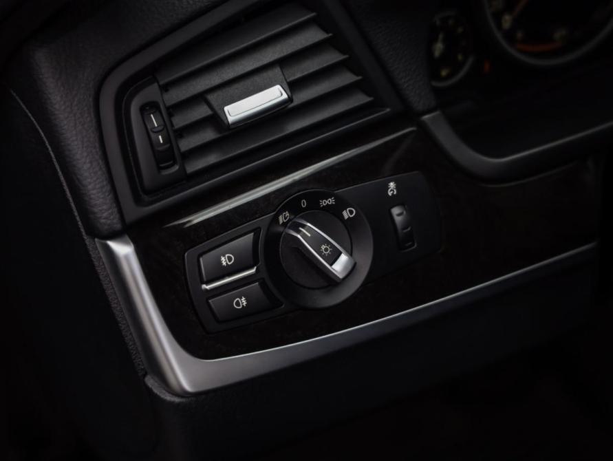 BMW 5 серии VI (F10/F11/F07) Рестайлинг Санкт-Петербург  - изображение 25
