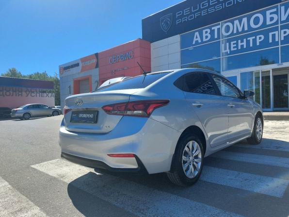 Hyundai Solaris II с пробегом 2017 года, цена 1 230 000 рублей, 121486 км, седан, Автокод Объявления