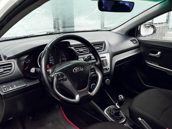 Kia Rio III Рестайлинг с пробегом 2015 года, цена 999 000 рублей, 142354 км, седан, Автокод Объявления