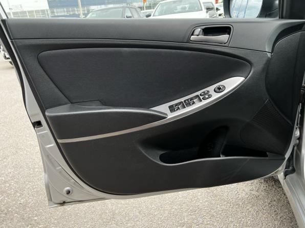 Hyundai Solaris I Рестайлинг с пробегом 2016 года, цена 1 187 000 рублей, 96583 км, седан, Автокод Объявления
