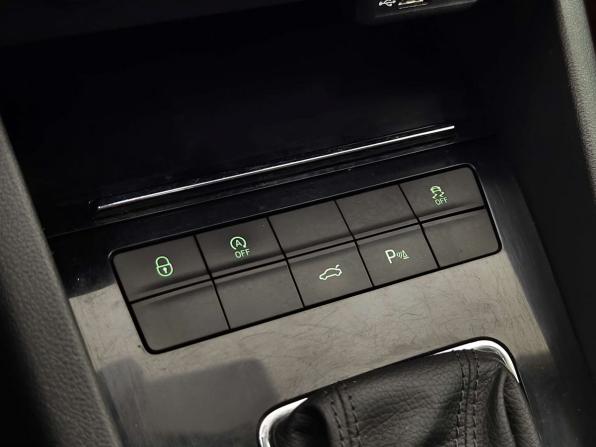 Skoda Octavia III (A7) Рестайлинг с пробегом 2017 года, цена 1 980 000 рублей, 184191 км, универсал, Автокод Объявления