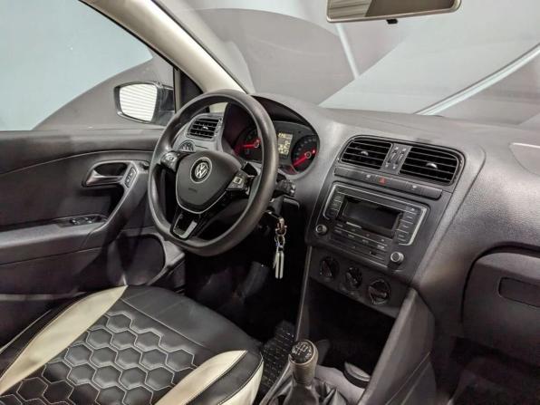 Volkswagen Polo V Рестайлинг с пробегом 2018 года, цена 995 000 рублей, 99150 км, седан, Автокод Объявления