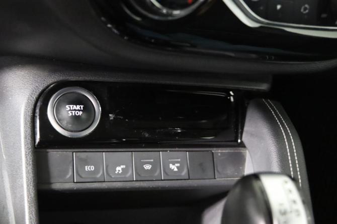 Renault Kaptur I Рестайлинг с пробегом 2021 года, цена 1 759 990 рублей, 95135 км, внедорожник, Автокод Объявления