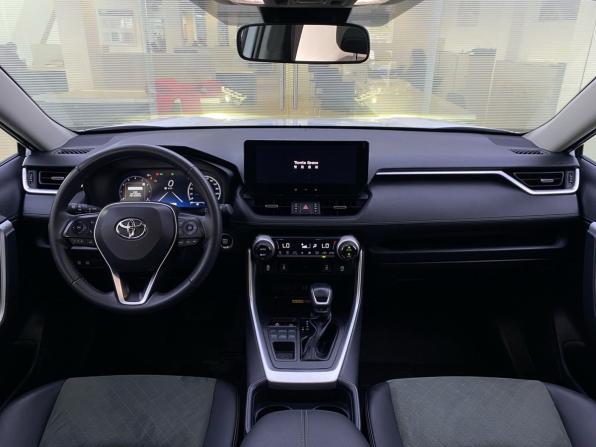 Toyota RAV4 V (XA50) с пробегом 2024 года, цена 3 900 000 рублей, 28865 км, внедорожник, Автокод Объявления