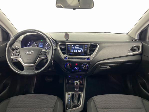 Hyundai Solaris II с пробегом 2018 года, цена 1 260 000 рублей, 131303 км, седан, Автокод Объявления