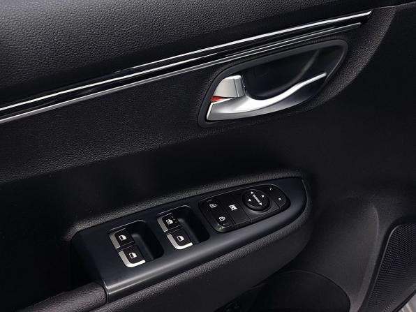 Kia Rio IV с пробегом 2017 года, цена 1 399 000 рублей, 95565 км, седан, Автокод Объявления