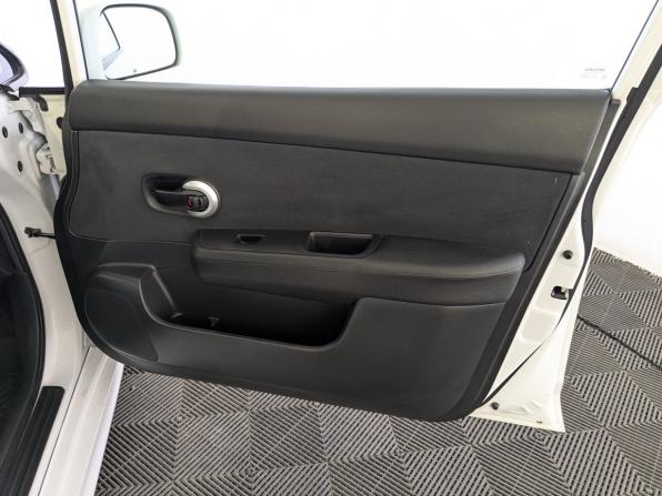 Nissan Tiida I Рестайлинг с пробегом 2013 года, цена 995 000 рублей, 85346 км, хэтчбек, Автокод Объявления